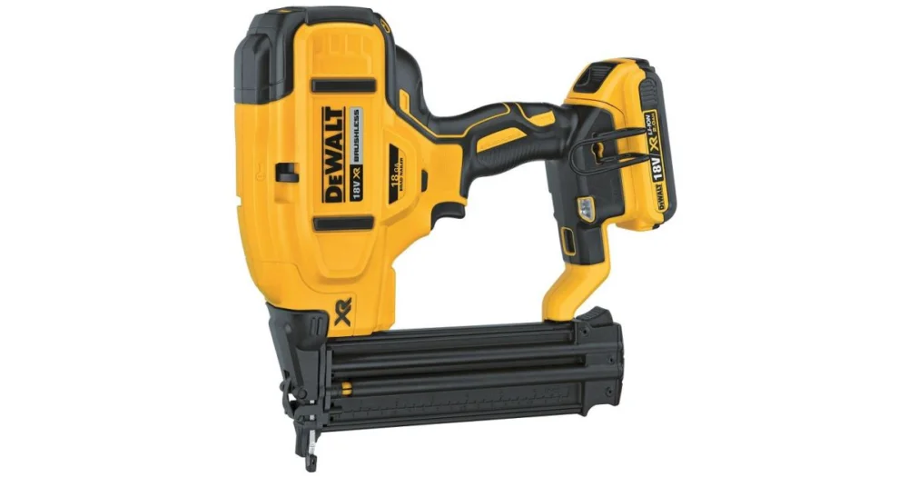 DeWALT Aku bezuhlíková nastřelovací pistole 18 V DCN680NT Ověřený